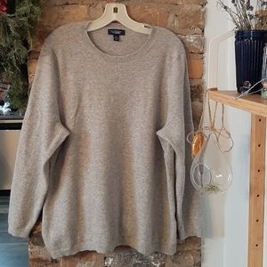 Lovely Lands End cashmere gray sweater
